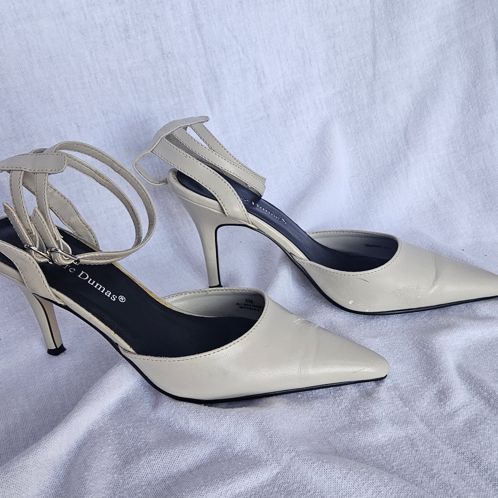 Pierre Dumas Women's Cream Heels